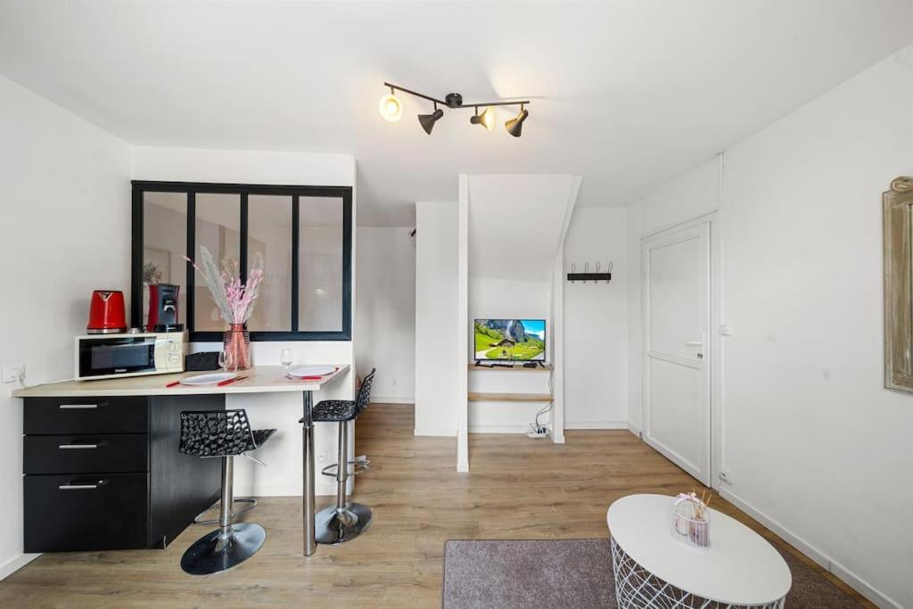 La Vie En Rose, Studio Cv Beaune ボーヌ エクステリア 写真