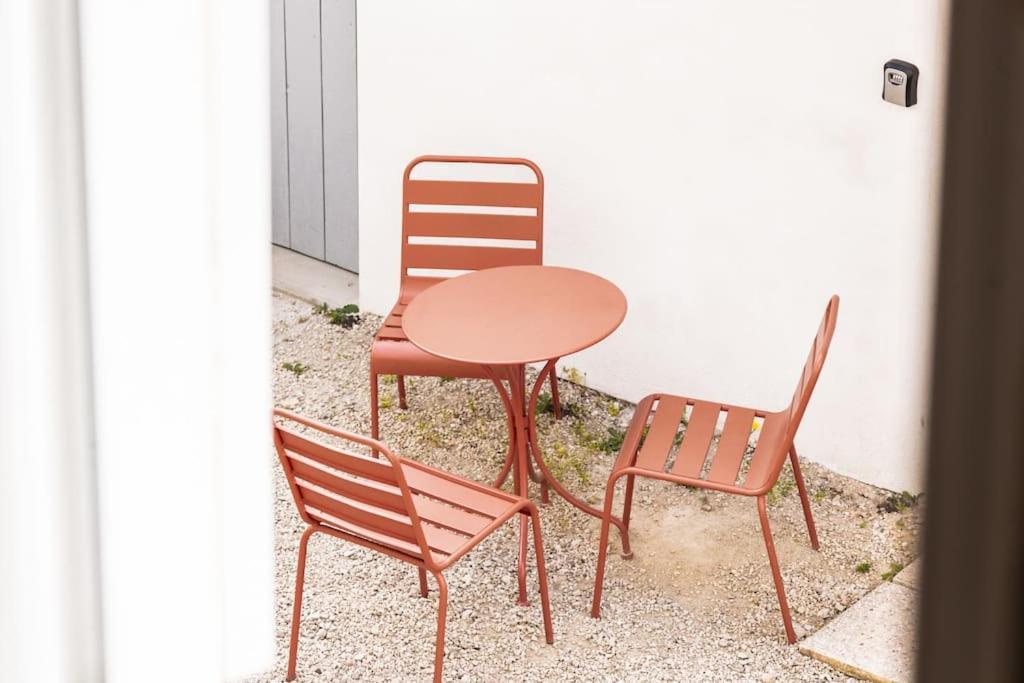 La Vie En Rose, Studio Cv Beaune ボーヌ エクステリア 写真